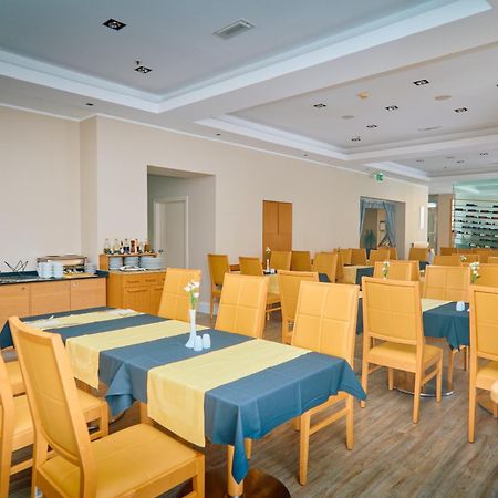 Astoria Hotel أوباتيا المظهر الخارجي الصورة
