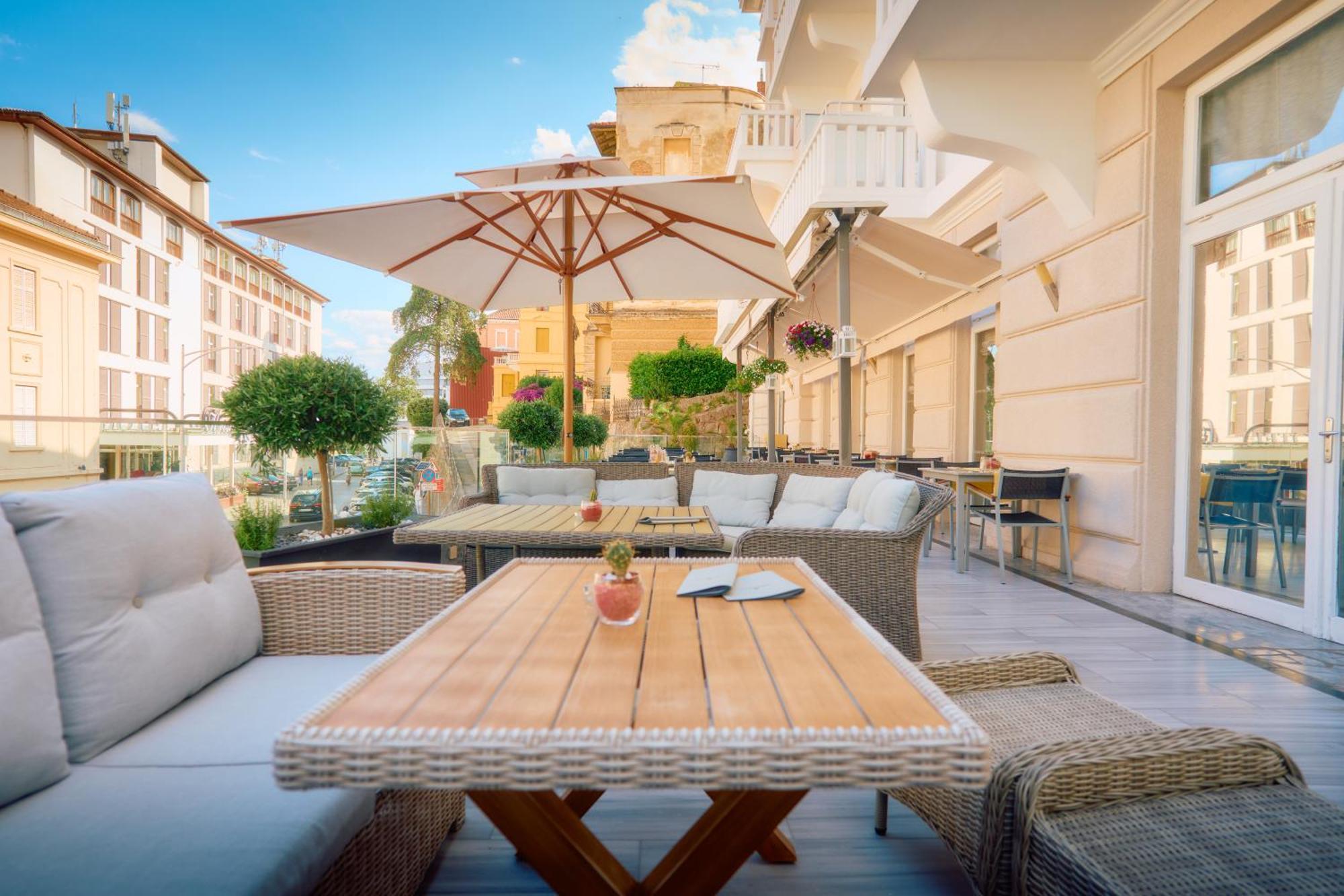 Astoria Hotel أوباتيا المظهر الخارجي الصورة