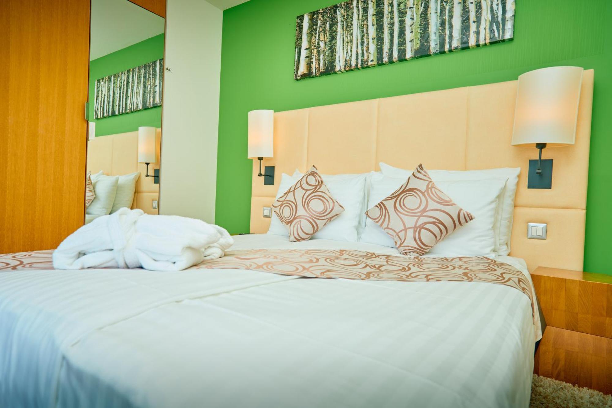 Astoria Hotel أوباتيا المظهر الخارجي الصورة