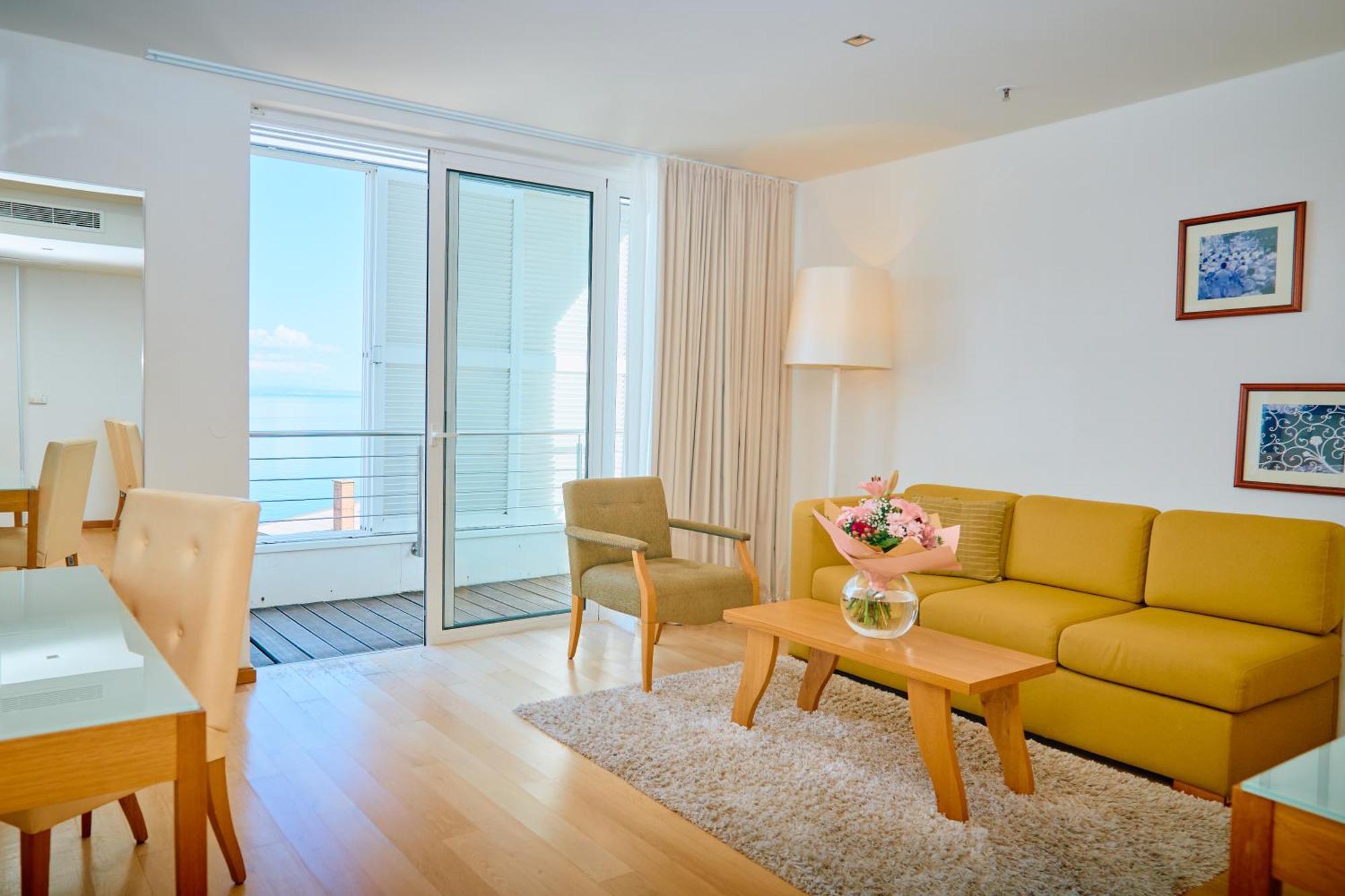 Astoria Hotel أوباتيا المظهر الخارجي الصورة