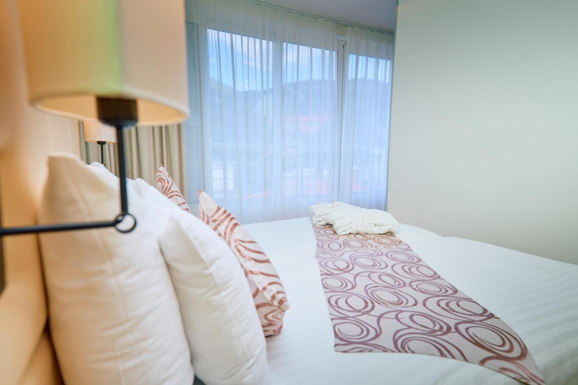 Astoria Hotel أوباتيا المظهر الخارجي الصورة