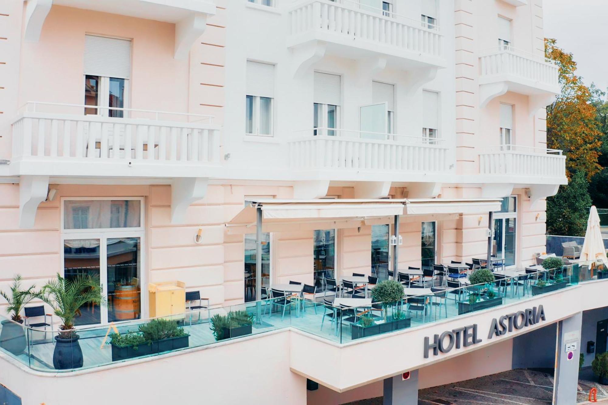 Astoria Hotel أوباتيا المظهر الخارجي الصورة