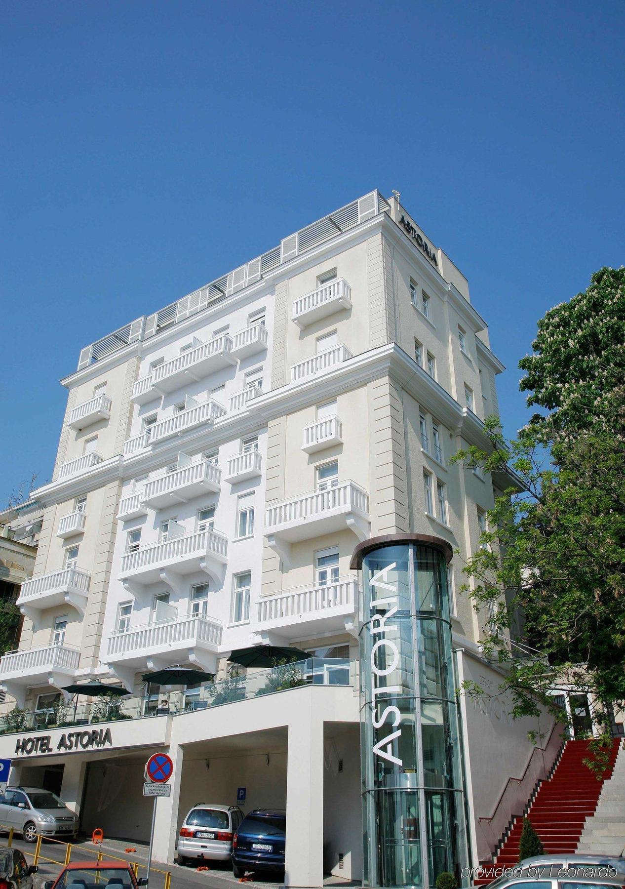 Astoria Hotel أوباتيا المظهر الخارجي الصورة